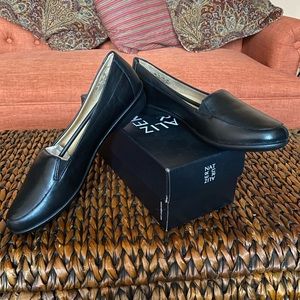 Naturalizer Panache, black leather slip ons